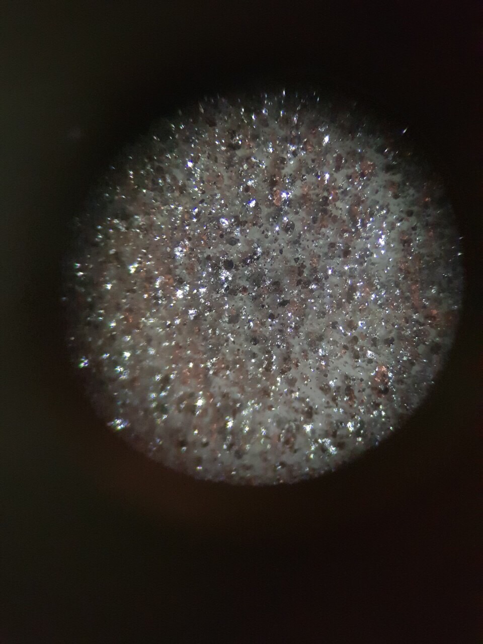 Экран краска под микроскопом